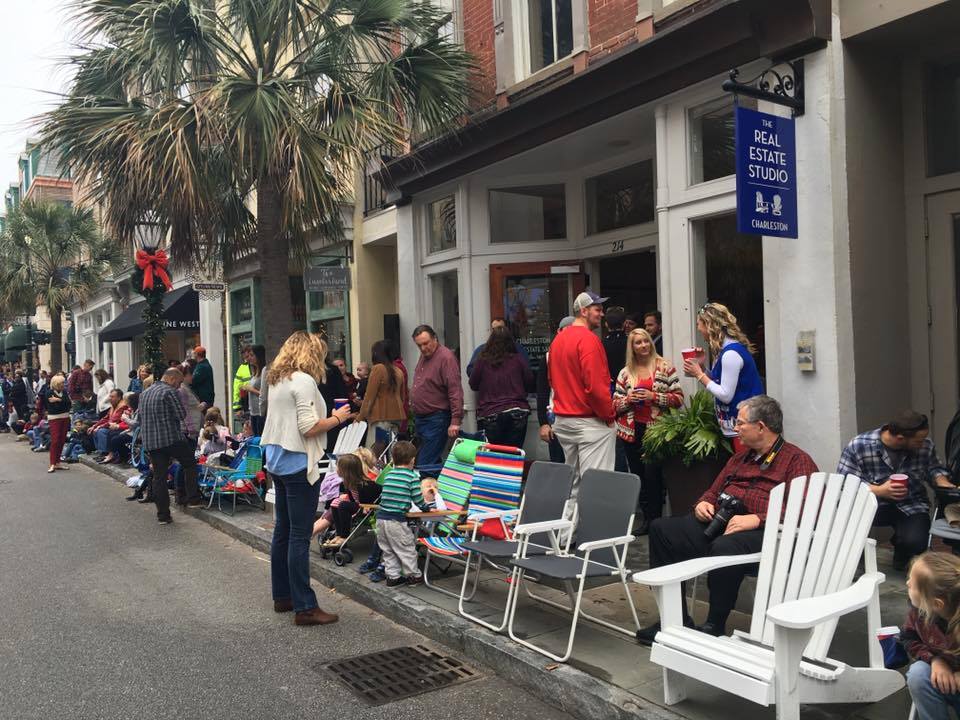 Life Out Loud, Christmas, Historic Charleston, Charleston, Robin Gibson, Street, People, Parade, Picture, Traci Mangus, Inspired Living, Lowcountry, Lifestyle